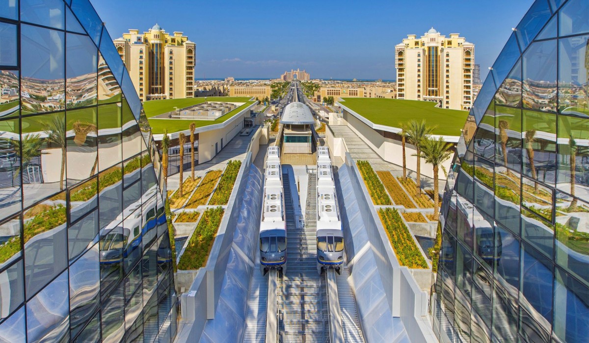 Explore Palm Jumeirah: Atlantis to Gateway Monorail Ride